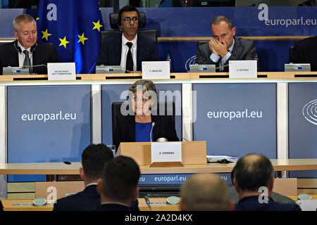 Bruxelles, Belgique. 2 octobre 2019. Commissaire européenne désignée pour la cohésion sociale et des réformes Elisa Ferreira fait un discours d'ouverture lors de son audition devant le Parlement européen. Credit : ALEXANDROS MICHAILIDIS/Alamy Live News Banque D'Images