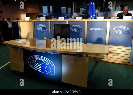 Bruxelles, Belgique. 2 octobre 2019. La gestion des crises en Europe Commissaire désigné Janez Lenarcic de Slovénie fait un discours d'ouverture lors de son audition devant le Parlement européen. Credit : ALEXANDROS MICHAILIDIS/Alamy Live News Banque D'Images