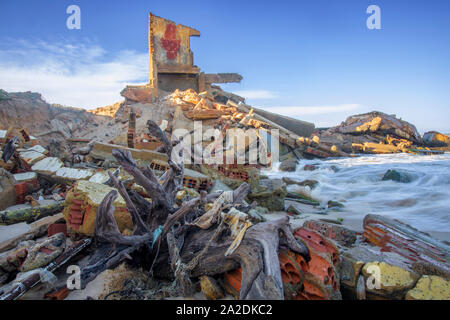 Ruines de Atafona, seashore city envahi par la mer Banque D'Images