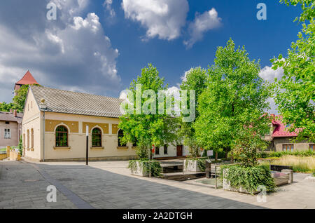 Oswiecim (pl. : Auschwitz), Malopolskie province. La synagogue et le Musée juif sur ks.J. Skarbek square. Banque D'Images