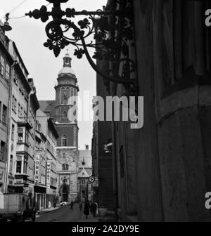 Thomaskirche à Leipzig, Die Deutschland 1930 er Jahre. L'église Saint Thomas à Leipzig, Allemagne 1930. Banque D'Images