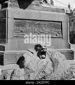 Im secours Otto von Guericke Denkmal bei der Hauptwache à Magdebourg : Stadtansicht vor der Zerstörung Dreißigjährigen im Krieg, 1631 Deutschland 1930 er Jahre. À l'aide détaillée Otto von Guericke monument à Magdebourg : la ville avant sa destruction dans la guerre de Trente Ans, 1631, l'Allemagne des années 1930. Banque D'Images