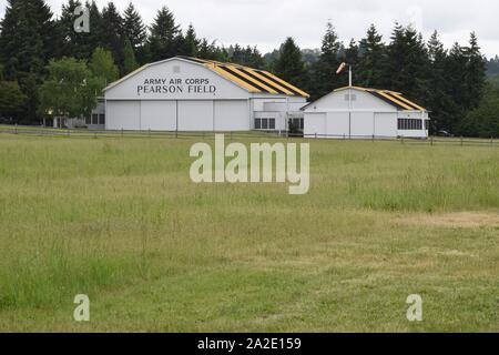 Les hangars de champ historique Pearson. La principale hanger est maintenant utilisé pour Pearson Air Museum. Le musée fait partie du Fort Vancouver National Historic Site Banque D'Images