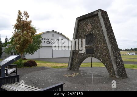 Un mémorial pour le premier vol transpolaire de Moscou à Vancouver Vol (Pearson) fait maintenant sur le terrain en 1937. Partie de Fort Vancouver Hist National. Site. Banque D'Images