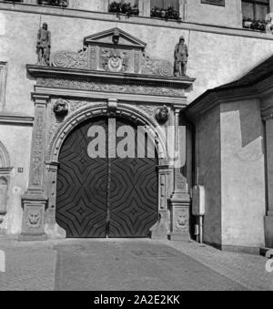 Rathausportal à Halle an der Saale, Allemagne Allemagne Années 1930 er Jahre. Entrée de l'hôtel de ville de Halle de rivière Saale, Allemagne 1930. Banque D'Images