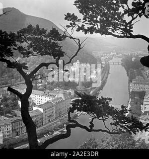 Blick auf die Kurstadt Bad Ems an der Lahn, Deutschland 1930 er Jahre. Vue de station thermale de Bad Ems et la rivière Lahn, Allemagne 1930. Banque D'Images