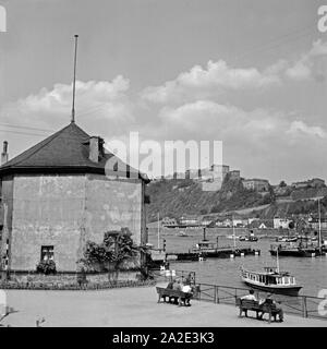 Blick auf die Festung Ehrenbreitstein à Coblence, Deutschland 1930 er Jahre. Vue d'Ehrenbreitstein forteresse à Coblence, Allemagne, 1930. Banque D'Images