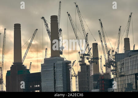 Londres, R.-U. - Jan 21, 2019 : Travaux de construction sur l'ancienne Battersea Power Station comme il est converti en un développement à usage mixte. Banque D'Images