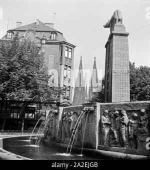 Der Römerbrunnen à Köln, Nähe Zeughausstraße, 1930er Jahre Banque D'Images