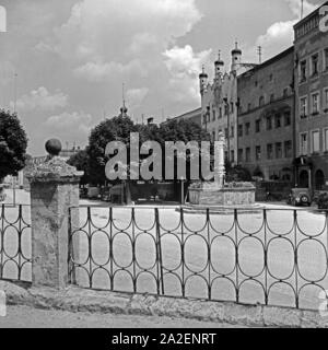 Der Hauptplatz de Burghausen, Deutschland 1930 er Jahre. Place principale de Madrid, Espagne 1930. Banque D'Images