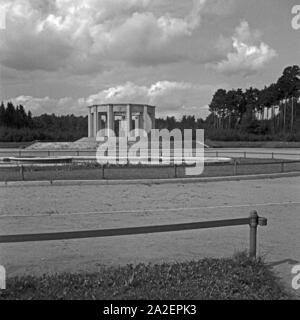 Das auf dem Abstimmungsdenkmal Jakobsberg bei Allenstein dans Ostpreußen, Deutschland 1930er Jahre. Bulletin de monument de la colline près de Jakobsberg Allenstein en Prusse orientale, Allemagne 1930. Banque D'Images