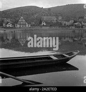 Häuser Am Ufer der Mosel dans Kaimt, einem Stadtteil von Zell, Deutschland 1930er Jahre. Maisons sur la rive de la rivière Moselle à Kaimt, pupille de Zell, Allemagne 1930. Banque D'Images