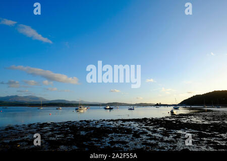 Avis de Moorabbin Pier de l'Anglesea droites Menai à marée basse sur une journée ensoleillée de beau temps avec ciel bleu Banque D'Images