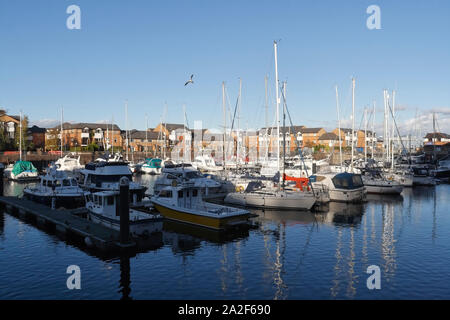 Bateaux amarrés à Penarth Marina Wales Royaume-Uni. Port de plaisance de Cardiff Bay Banque D'Images