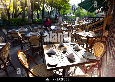 Coyoacan, Mexico City, Mexico-20 Avril, 2019 : Trendy Mexican Restaurant servant des aliments national Banque D'Images