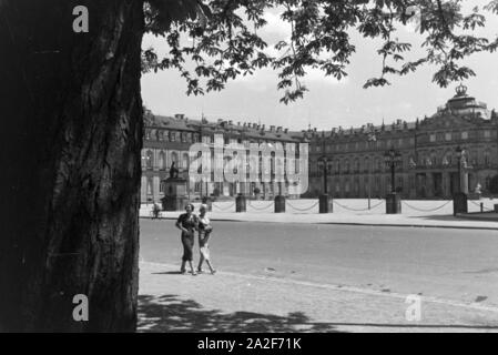 Der Ehrenhof des Neuen Schlosses à Stuttgart, Deutschland 1930er Jahre. La cour d'honneur du nouveau Palace à Stuttgart, Allemagne 1930. Banque D'Images