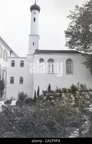 Ansicht vom Innenhof, Garten und Turm / Zwiebelturm auf Schloss Hartmannsberg, résultant des Bildhauers dem bevorzugten Hitler Josef Thorak, 1930er Jahre Deutschland. Vue sur le patio, jardin et la tour du clocher de l'bulbe / château de Hartmannsberg, la résidence d'Hitler"s favorisée sculpteur Josef Thorak, Allemagne 1930. Banque D'Images