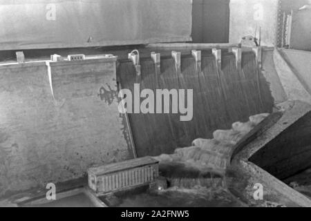 Flußbau Im Laboratorium à Karlsruhe, Deutschland 1930 er Jahre. Au laboratoire de génie de la rivière à Karlsruhe, Allemagne 1930. Banque D'Images