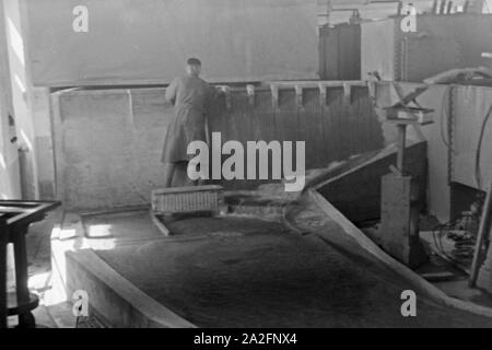 Flußbau Im Laboratorium à Karlsruhe, Deutschland 1930 er Jahre. Au laboratoire de génie de la rivière à Karlsruhe, Allemagne 1930. Banque D'Images