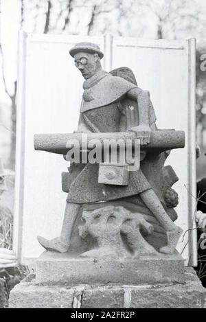 Skulptur eines Steinmetzschule à Mayen, Deutsches Reich 1937. Sculpture d'une chiseler school à Mayen, Allemagne 1937. Banque D'Images