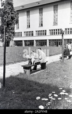 Ein Ausflug zur Ruprecht-Karls-Universität Heidelberg, Deutsches Reich 1930er Jahre. Une excursion à la Ruprecht Karls Université de Heidelberg, Allemagne 1930. Banque D'Images