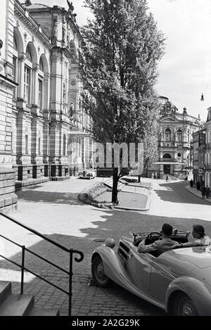 Friedrichsbad Das und das im Augustabad dahiner liegende Bäderviertel, Baden-Baden, Deutschland 1930 er Jahre. Le Friedrichsbad et le Augustabad fermer derrière elle dans l'établissement de bains quart de Baden-Baden, Allemagne 1930. Banque D'Images