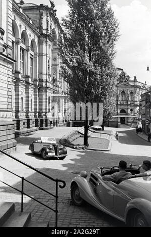 Friedrichsbad Das und das im Augustabad dahiner liegende Bäderviertel, Baden-Baden, Deutschland 1930 er Jahre. Le Friedrichsbad et le Augustabad fermer derrière elle dans l'établissement de bains quart de Baden-Baden, Allemagne 1930. Banque D'Images