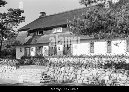 Sportheim KdF Das Belzig dans der Mark Brandenburg, Deutschland 1930 er Jahre. Sports le club house à Belzig à Brandebourg, Allemagne 1930. Banque D'Images