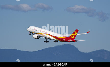 Richmond, Colombie-Britannique, Canada. Sep 30, 2019. Un Hong Kong Airlines Airbus A350-900 (B-LGH) XWB (extra large) Avion de ligne en vol après avoir décollé de l'Aéroport International de Vancouver, Richmond, C.-B., le lundi 30 septembre, 2019. Credit : Bayne Stanley/ZUMA/Alamy Fil Live News Banque D'Images