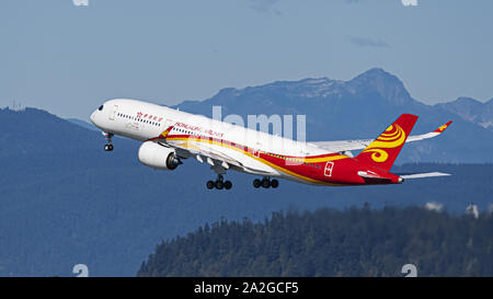 Richmond, Colombie-Britannique, Canada. Sep 30, 2019. Un Hong Kong Airlines Airbus A350-900 (B-LGH) XWB (extra large) Avion de ligne en vol après avoir décollé de l'Aéroport International de Vancouver, Richmond, C.-B., le lundi 30 septembre, 2019. Credit : Bayne Stanley/ZUMA/Alamy Fil Live News Banque D'Images