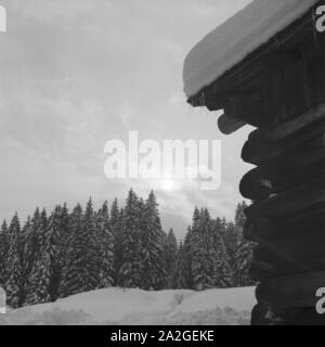 Skiausflug nach Immenstadt im Allgäu, Deutschland 1930 er Jahre. Locations de ski à Immenstadt en Allemagne, l'Allgaeu années 1930. Banque D'Images