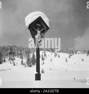 Skiausflug nach Immenstadt im Allgäu, Deutschland 1930 er Jahre. Locations de ski à Immenstadt en Allemagne, l'Allgaeu années 1930. Banque D'Images