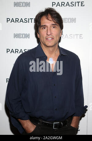 Hollywood, CA. 2e oct, 2019. Vincent Spano, néon présente à Los Angeles Premiere de 'parasite' à l'ArcLight Hollywood à Hollywood, Californie le 2 octobre 2019. Credit : Faye Sadou/media/Alamy Punch Live News Banque D'Images