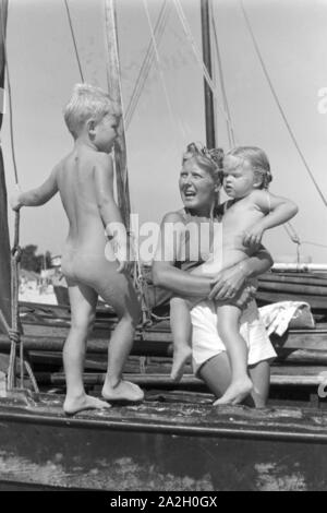 Sommerferien an der Ostsee, Deutsches Reich 1930er Jahre. Vacances d'été sur la mer Baltique, Allemagne 1930. Banque D'Images