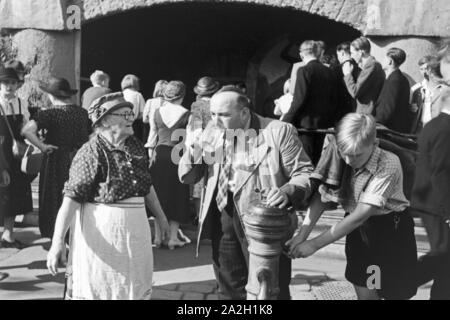 Ein Ausflug in den Wiener Vergnügungspark (Wiener Prater), Deutsches Reich 1930er Jahre. Un voyage dans le parc de loisirs du Prater de Vienne (Vienne), Allemagne 1930 Banque D'Images