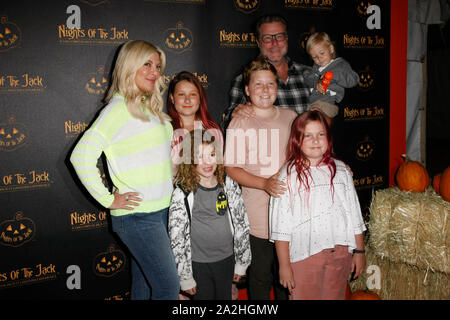 Calabasas, CA. 09Th Oct, 2019. Tori Spelling, Dean McDermott et famille participent aux nuits de la 'Jack' Amis & Famille nuit à Gillette King Ranch le 2 octobre 2019 dans la région de Calabasas CA. Credit : Arc Sh/Espace d'image/media/Alamy Punch Live News Banque D'Images