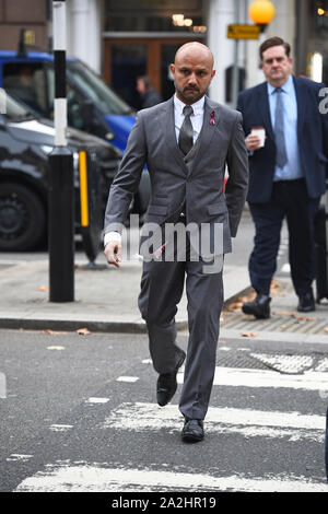 Mohammed Raqeeb arrive à la Royal Courts of Justice à Londres, où une décision est attendue sur la question de savoir si le traitement doit être arrêté pour sa fille Tafida Raqeeb. Banque D'Images