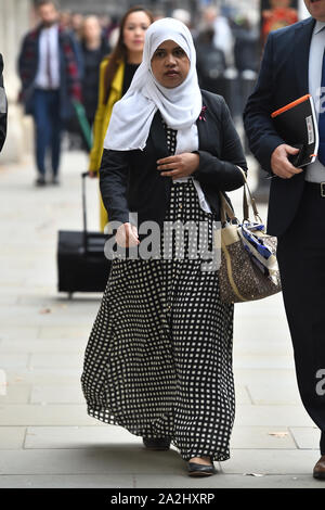 Shelina Begum arrive à la Royal Courts of Justice à Londres, où une décision est attendue sur la question de savoir si le traitement doit être arrêté pour sa fille Tafida Raqeeb. Banque D'Images