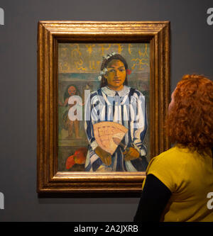 National Gallery, Londres, Royaume-Uni. 3e octobre 2019. Le Credit Suisse Exposition : Portraits Gauguin est la première exposition consacrée aux portraits de Paul Gauguin. Dans ses premières années en tant qu'artiste jusqu'à ses dernières années passées en Polynésie française, l'exposition montre comment l'artiste français a révolutionné le portrait et dispose d'une cinquantaine d'œuvres de collections publiques et privées dans le monde entier. Image : Tehamana a de nombreux parents ou les ancêtres de Tehamana, 1893. L'Art Institute de Chicago. Credit : Malcolm Park/Alamy Live News. Banque D'Images