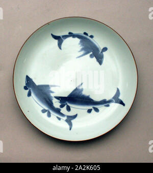 La plaque, de la période Edo (1603-1868), 18e siècle, Japonais, Japon, Arita ware, porcelaine avec décoration bleu-sous glaçure, H. 2,85 cm, diam. 19,36 cm Banque D'Images