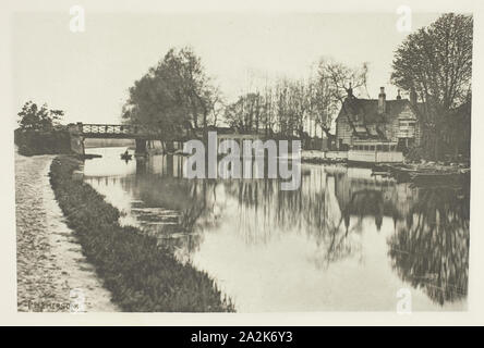 L'ancienne maison du seigle Inn, 1888, Peter Henry Emerson, anglais, né à Cuba, 1856-1936, l'Angleterre, photogravure, plate XV de l'album 'The Compleat Angler ou la Contemplative Man's World, Volume I' (1888), edition 109/250, 12.9 × 19.5 cm (image), 15 × 21,3 cm (papier), 24,8 × 32,1 cm (page d'album Banque D'Images