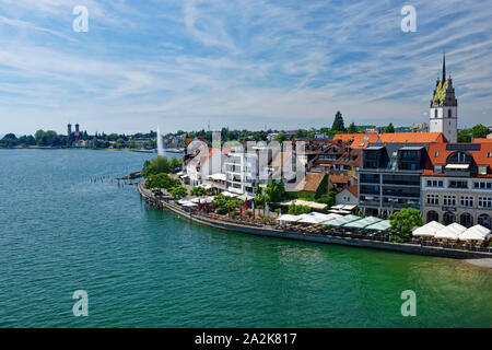 Friedrichshafen sur le lac de Constance : vue de la tour Viewpoint (Moleturm) sur la vieille ville, le quartier de Bodensee, le Bade-Wurtemberg, Allemagne Banque D'Images