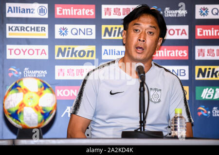 Tsuyoshi Otsuki, entraîneur de Urawa Red Diamonds, prend la parole à la conférence de presse avant la demi-finale de Coupe d'Asie des nations 2019, au Japon, à Urawa 1 octobre 2019. Banque D'Images