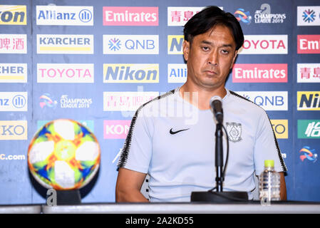 Tsuyoshi Otsuki, entraîneur de Urawa Red Diamonds, prend la parole à la conférence de presse avant la demi-finale de Coupe d'Asie des nations 2019, au Japon, à Urawa 1 octobre 2019. Banque D'Images