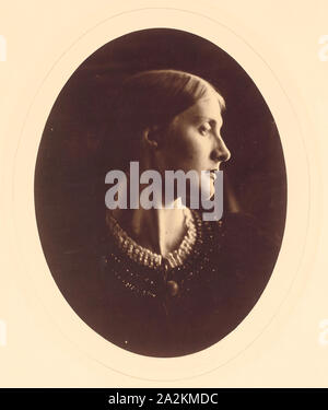 Mme Herbert Duckworth, avril 1867, Julia Margaret Cameron, anglais, 1815-1879, l'Angleterre, à l'albumine, 34,2 × 26,3 cm (13 1/2 x 10 3/8 in. Banque D'Images