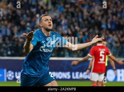 SAINT PETERSBURG, RUSSIE - 02 OCTOBRE : Artem Dzyuba de FC Zenit Saint-Pétersbourg célèbre son but au cours de la Ligue des Champions, groupe G, match entre Zenit Saint-Pétersbourg et SL Benfica à Gazprom Arena le 2 octobre 2019 à Saint-Pétersbourg, en Russie. (Photo de (MO) des médias) Banque D'Images