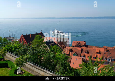 Meersburg: Vue du nouveau château sur le lac de constance et la ville basse, le quartier de Bodensee, le Bade-Wurtemberg, Allemagne Banque D'Images