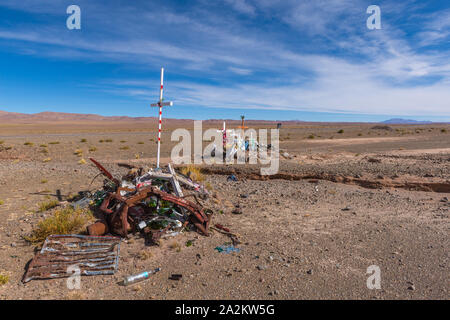 Chemin à travers les Andes de l'Argentine ville de Susques à la communauté chilienne du Jama à San Pedro de Atacama, Chili, Amérique Latine Banque D'Images