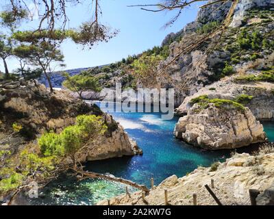 Vue imprenable sur le parc national de Calanques sur l'océan en France Banque D'Images