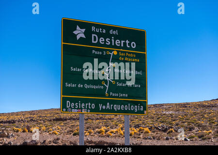 Le long de la route nationale à partir de San Pedro de Atacama, au Chili, à la frontière avec l'Argentine ville de Jama, République du Chili, en Amérique latine Banque D'Images